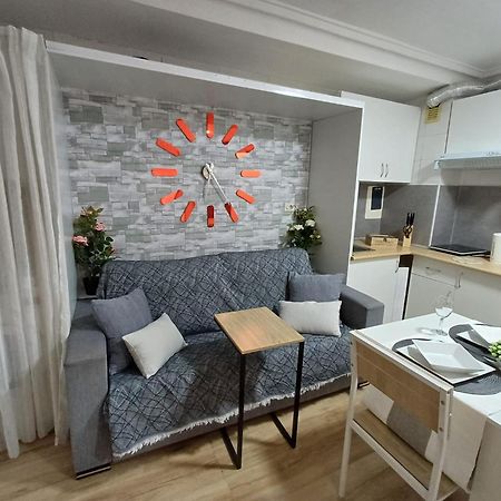 Alicante Postiguet Studios Екстериор снимка