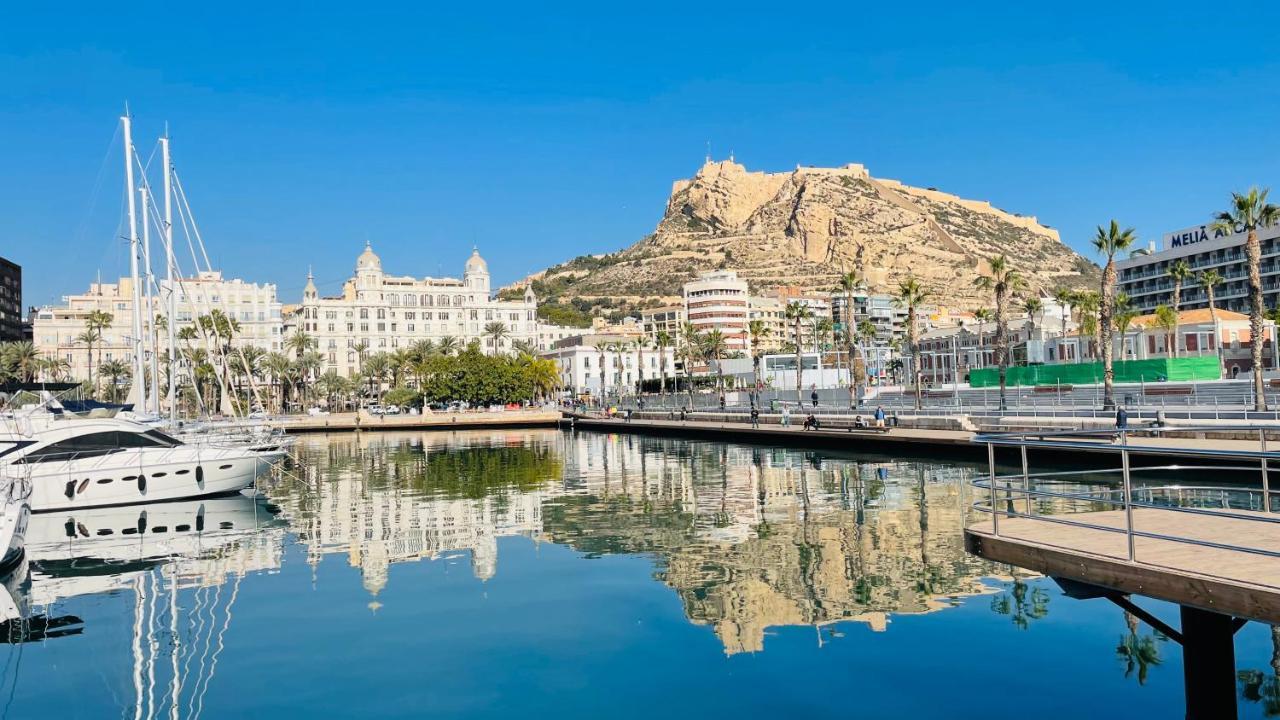 Alicante Postiguet Studios Екстериор снимка
