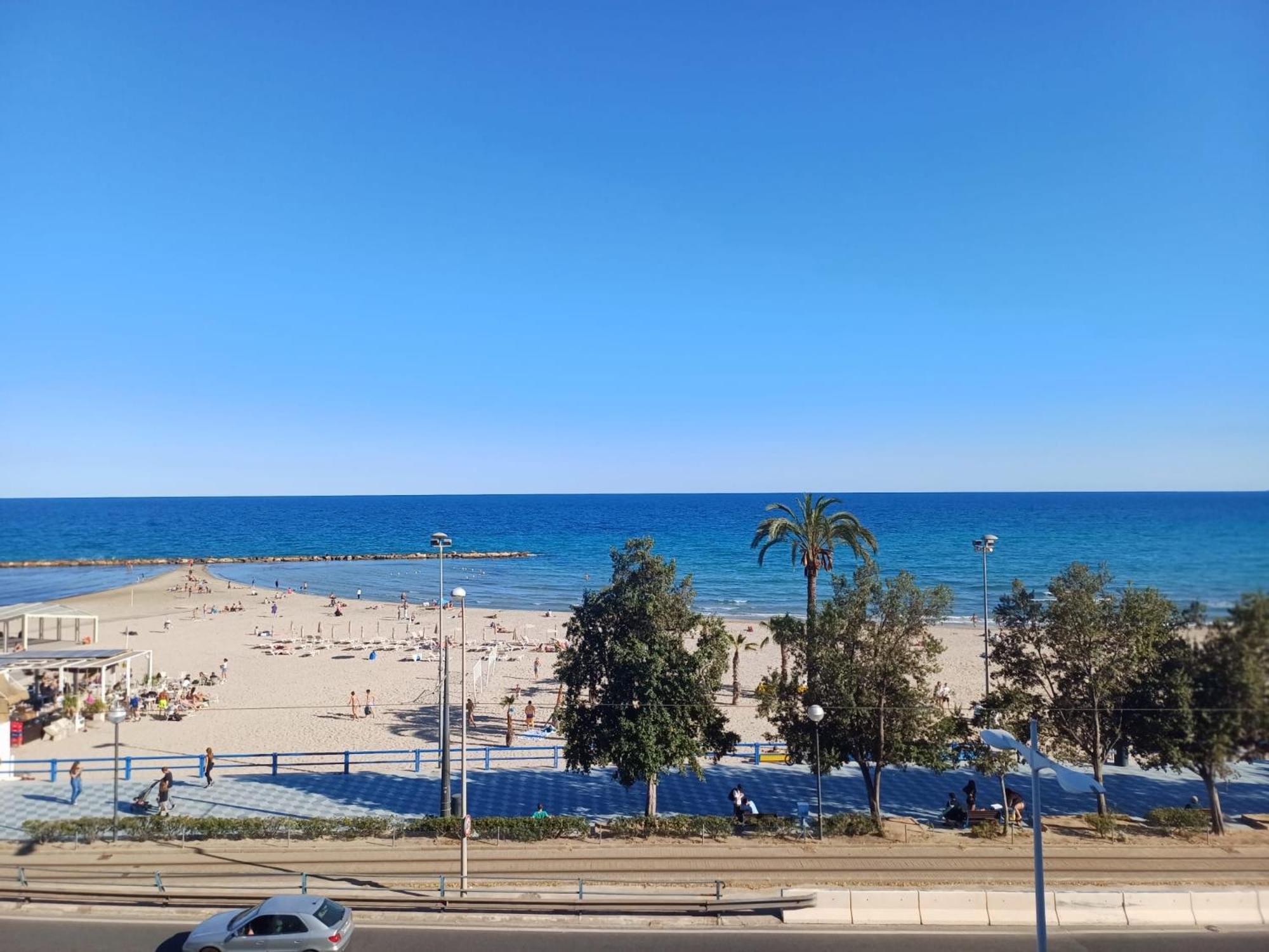 Alicante Postiguet Studios Екстериор снимка