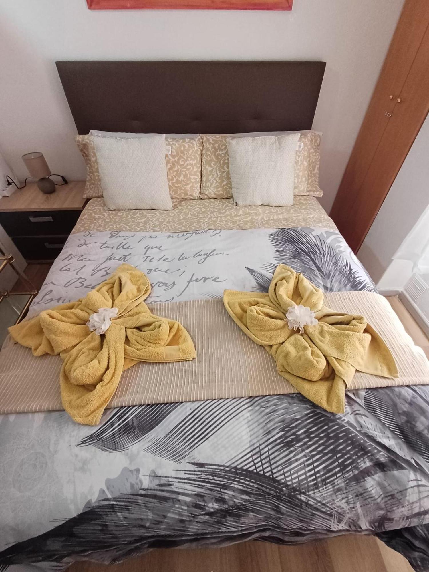 Alicante Postiguet Studios Екстериор снимка
