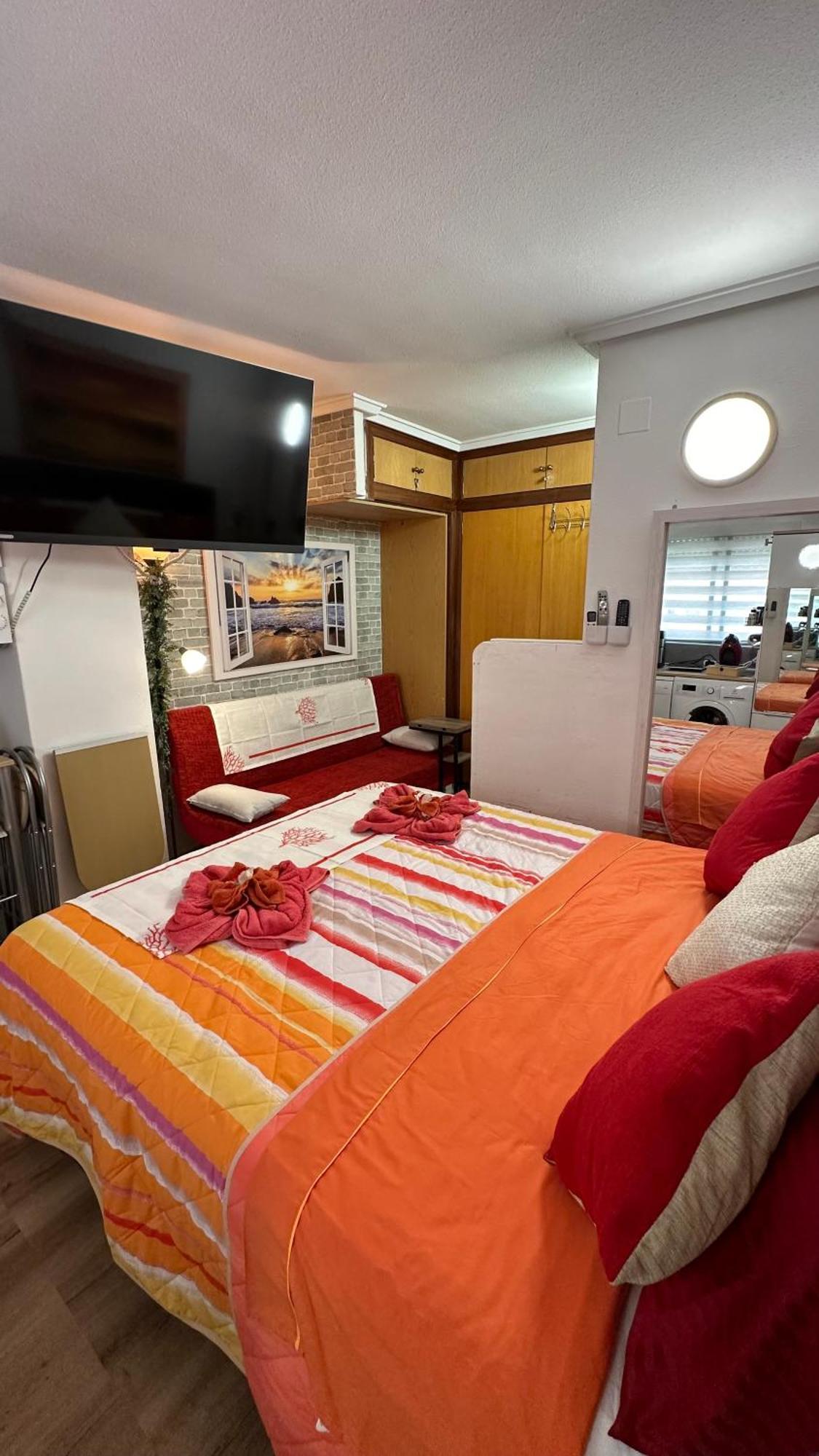 Alicante Postiguet Studios Екстериор снимка