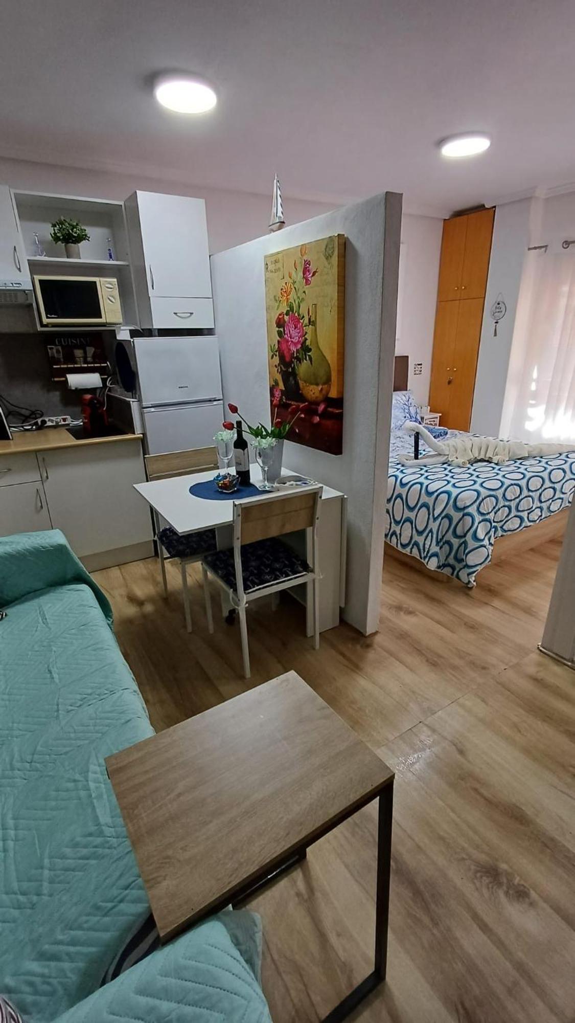 Alicante Postiguet Studios Екстериор снимка