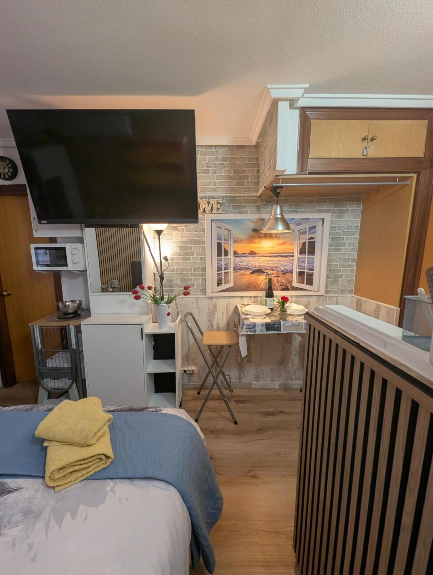 Alicante Postiguet Studios Екстериор снимка