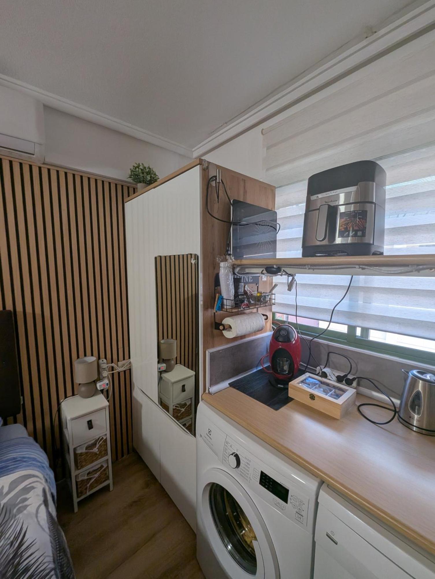 Alicante Postiguet Studios Екстериор снимка