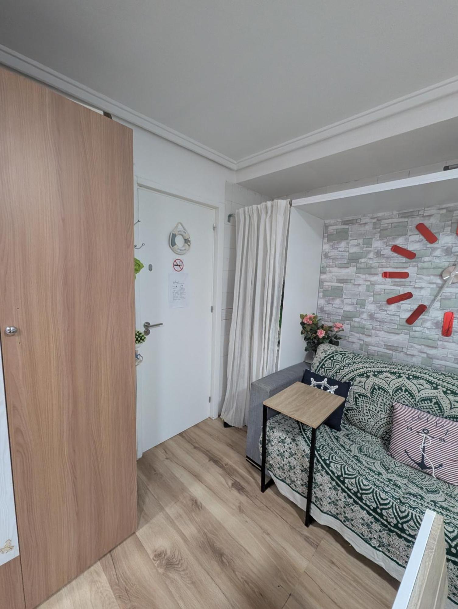 Alicante Postiguet Studios Екстериор снимка