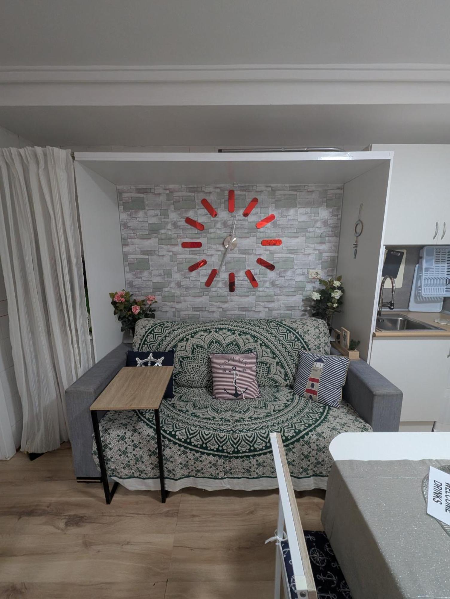 Alicante Postiguet Studios Екстериор снимка
