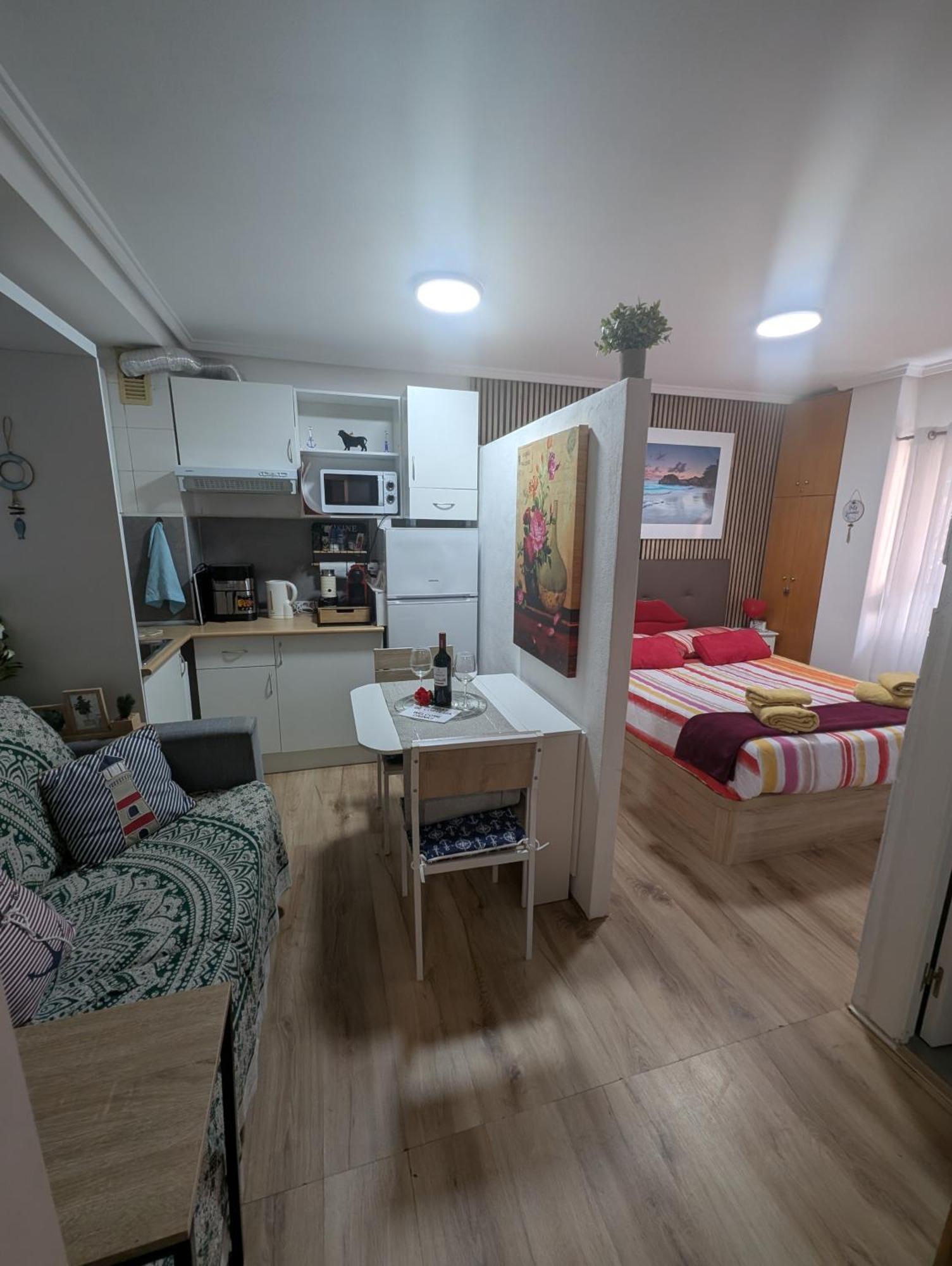 Alicante Postiguet Studios Екстериор снимка